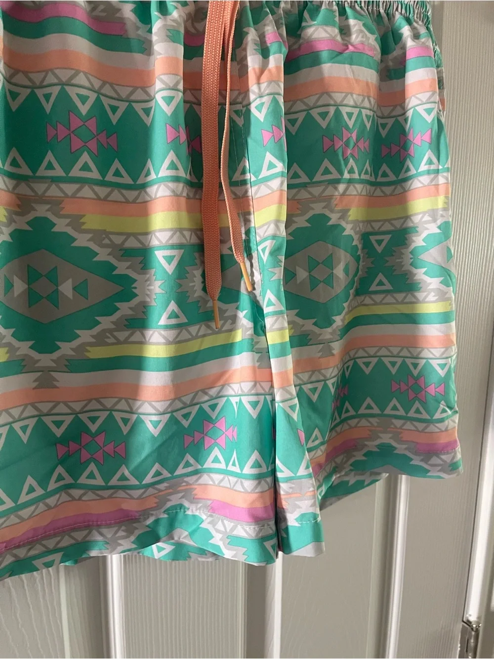 NWOT Chubbies Men’s Swim Trunks En Fuego 5.5” Size LARGE